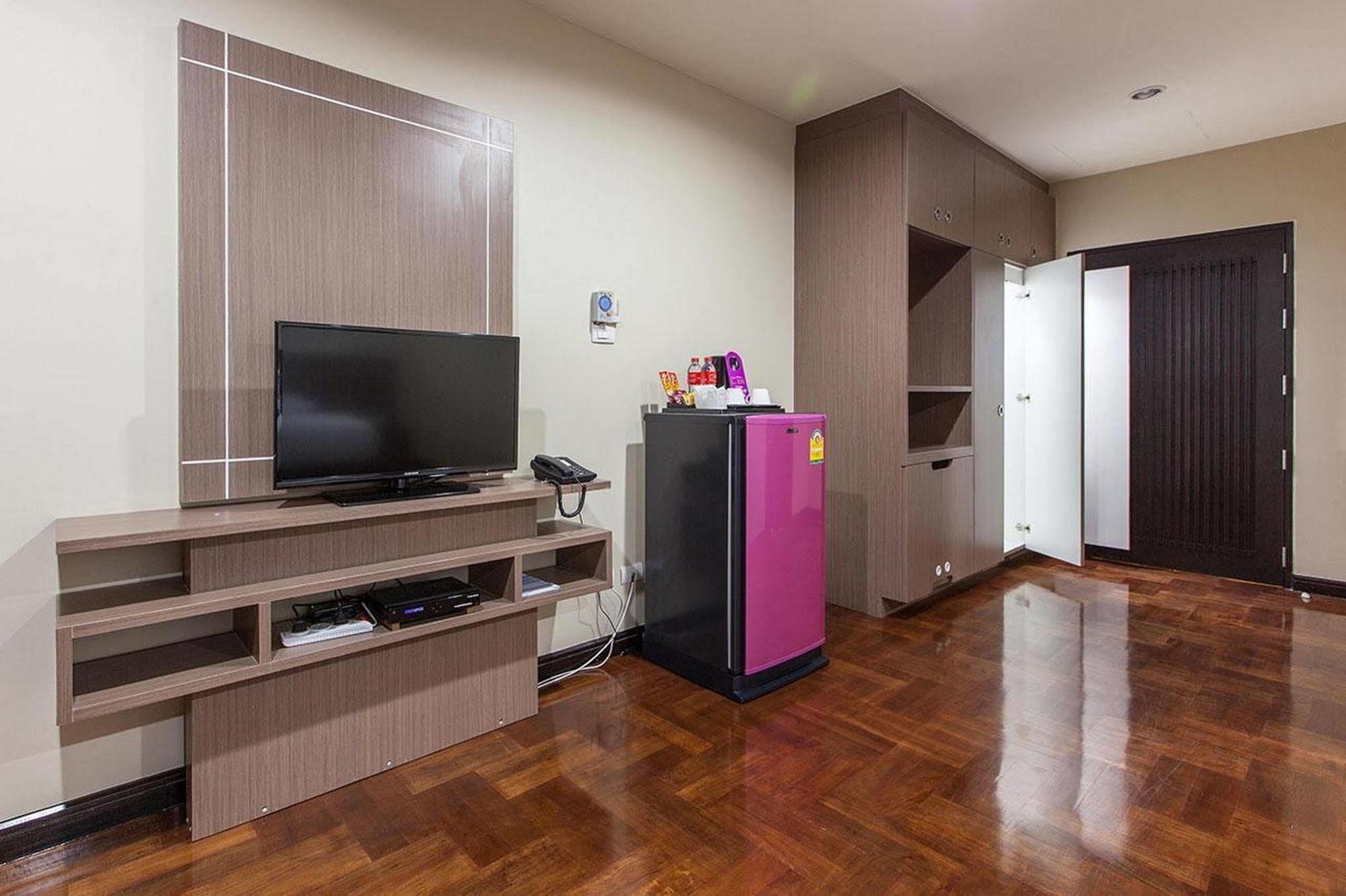 D-box * Bangkok