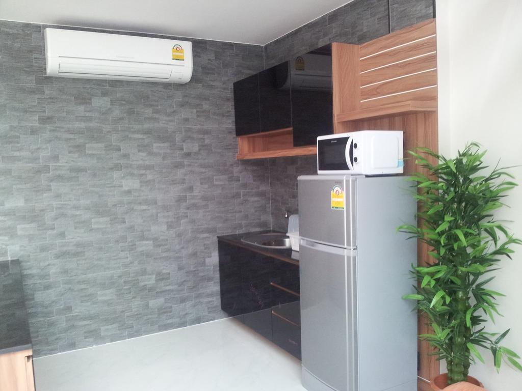 Hostel D-box *