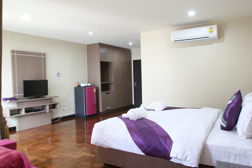 Hostel D-box *